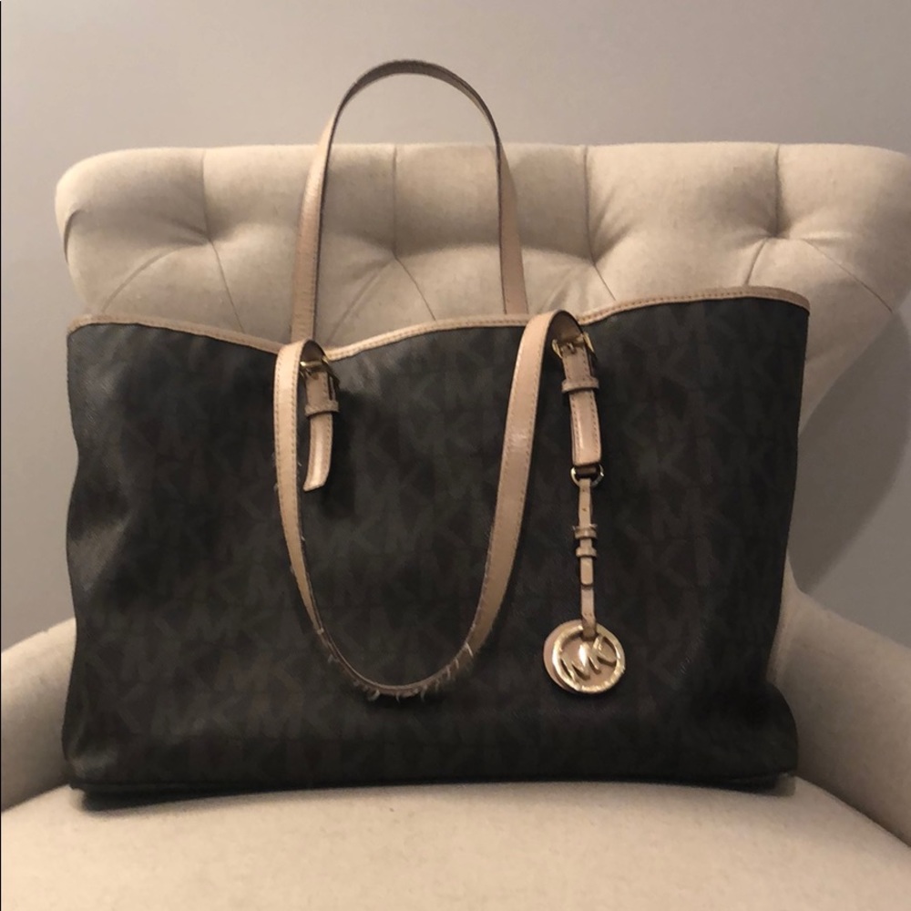 Michael Kors MK Jet set signature tote